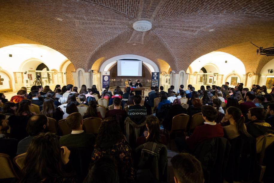 Public numeros la conferința susținută de PS Damaschin Dorneanul la Iași/ Foto: Tudorel Rusu